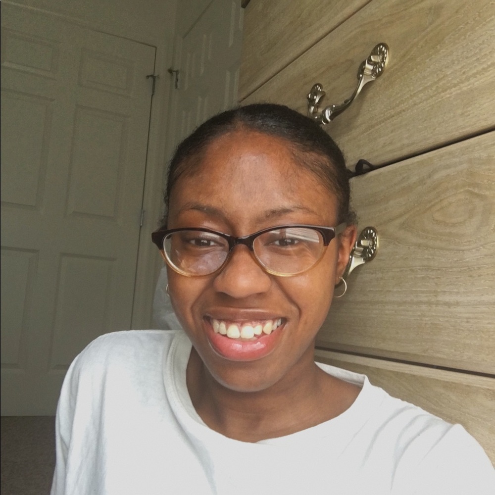 MEET YOUR POSHER TIFFANY